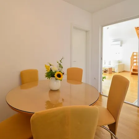 Apartment Beni *
